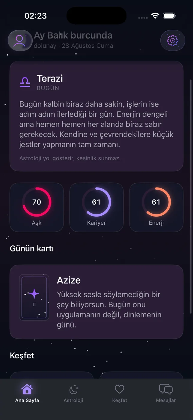 AstroHi ana ekranı: Terazi için günlük yorum, aşk, kariyer ve enerji kadranları, günün tarot kartı